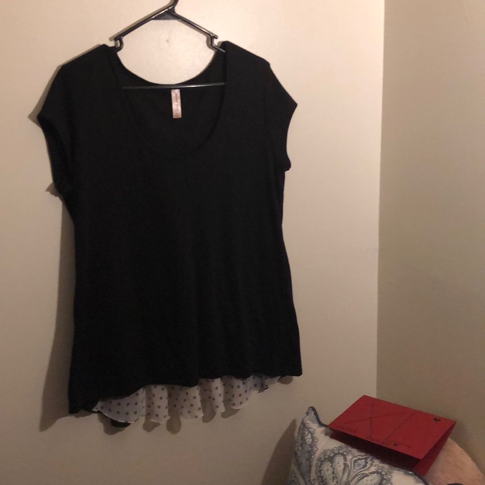 Black ruffled back tee blouse